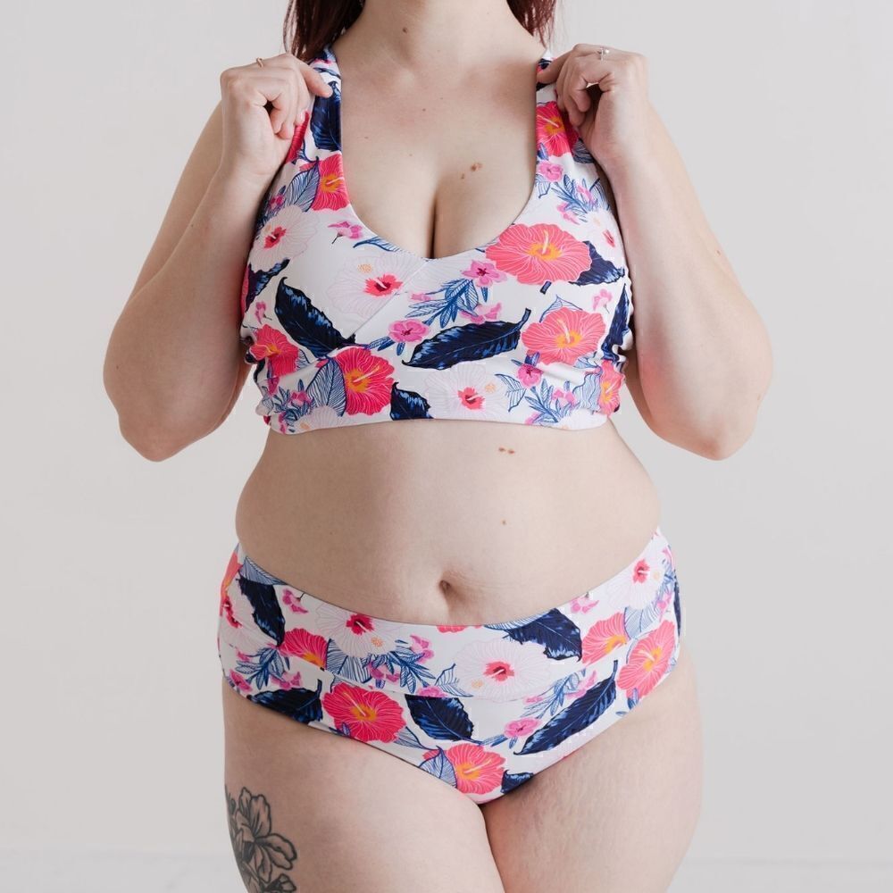 NWT Athletic Bralette Bikini Top and Mid Rise Bottom Set